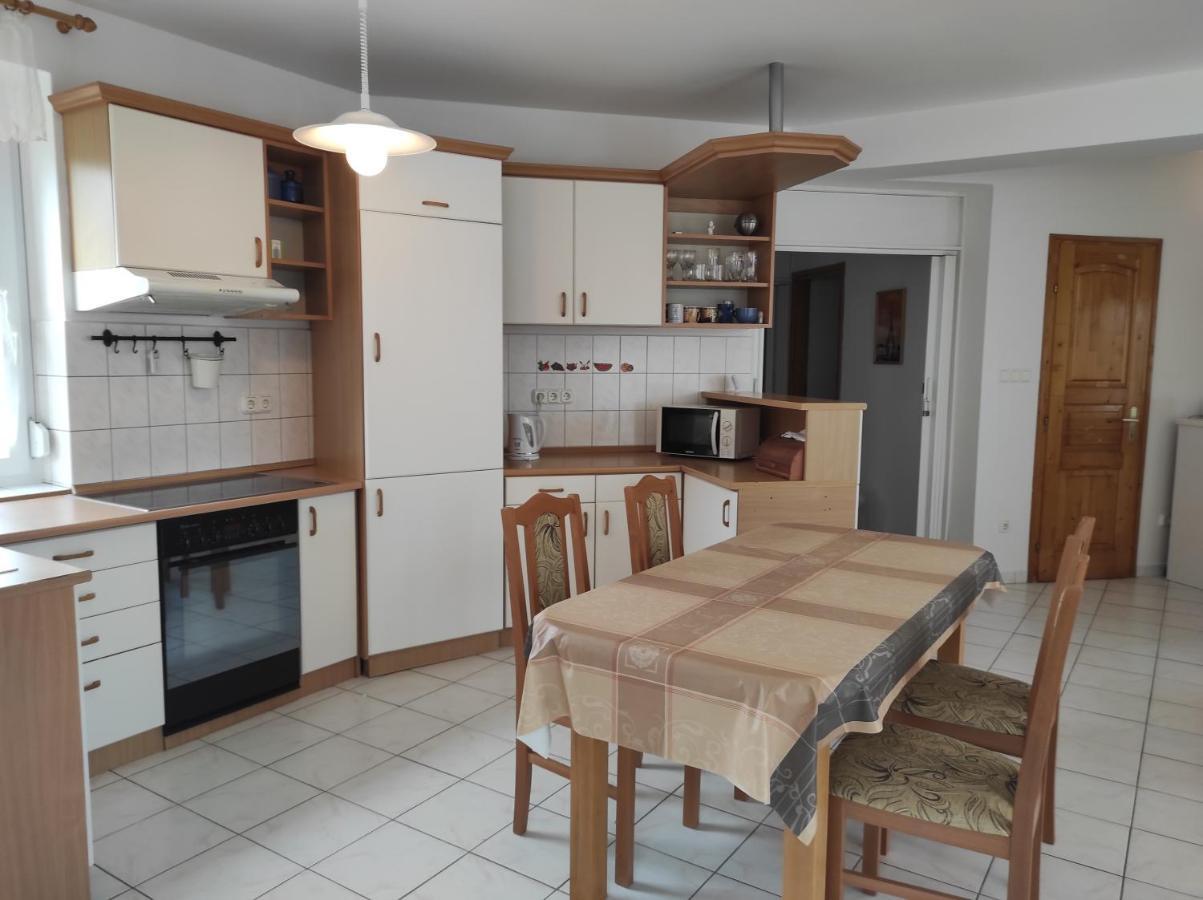 Badacsony Apartmanház Badacsonytomaj Esterno foto
