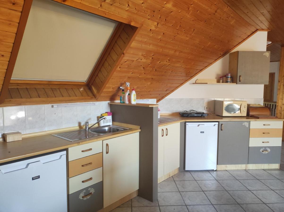Badacsony Apartmanház Badacsonytomaj Esterno foto
