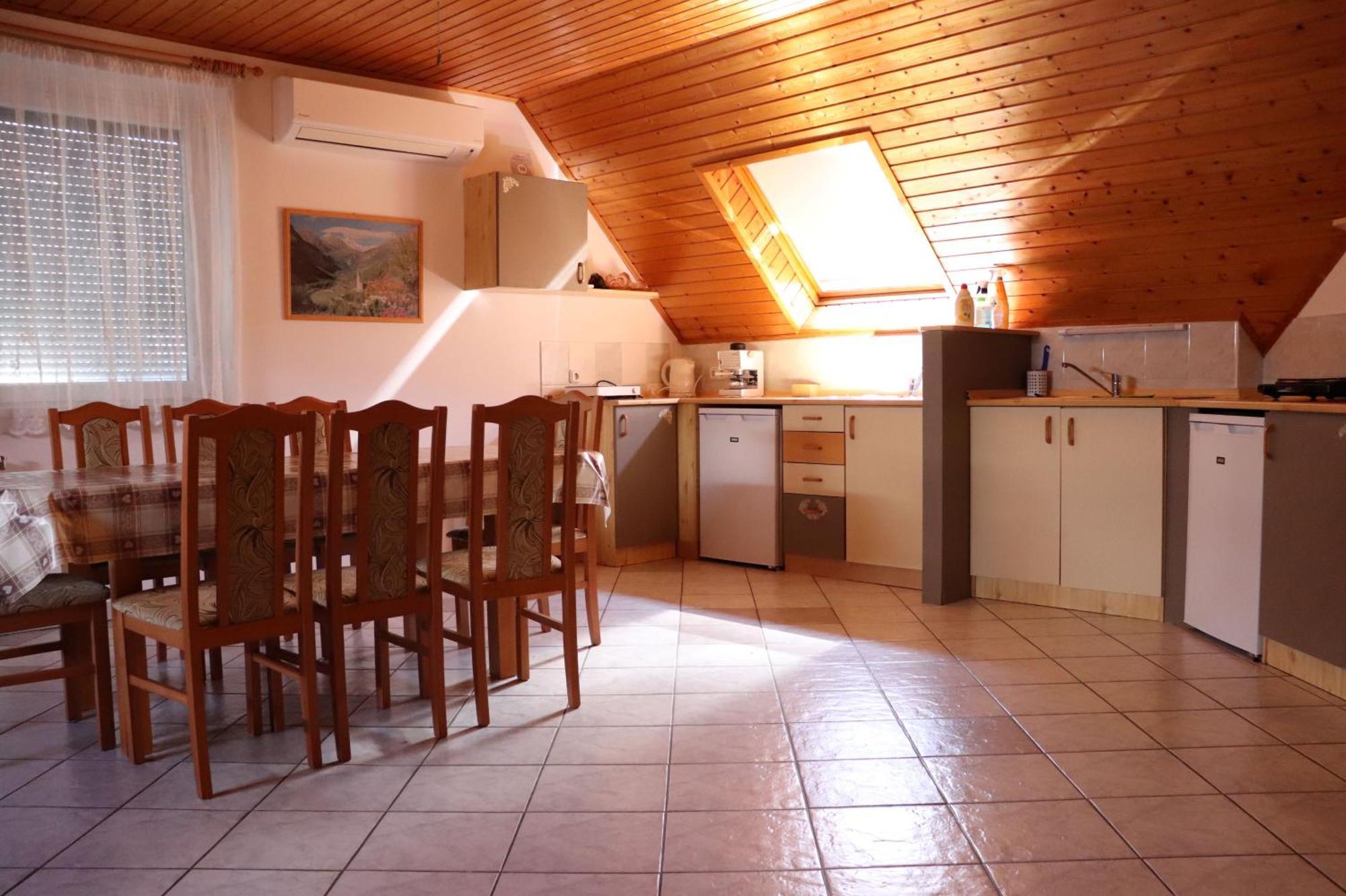 Badacsony Apartmanház Badacsonytomaj Esterno foto
