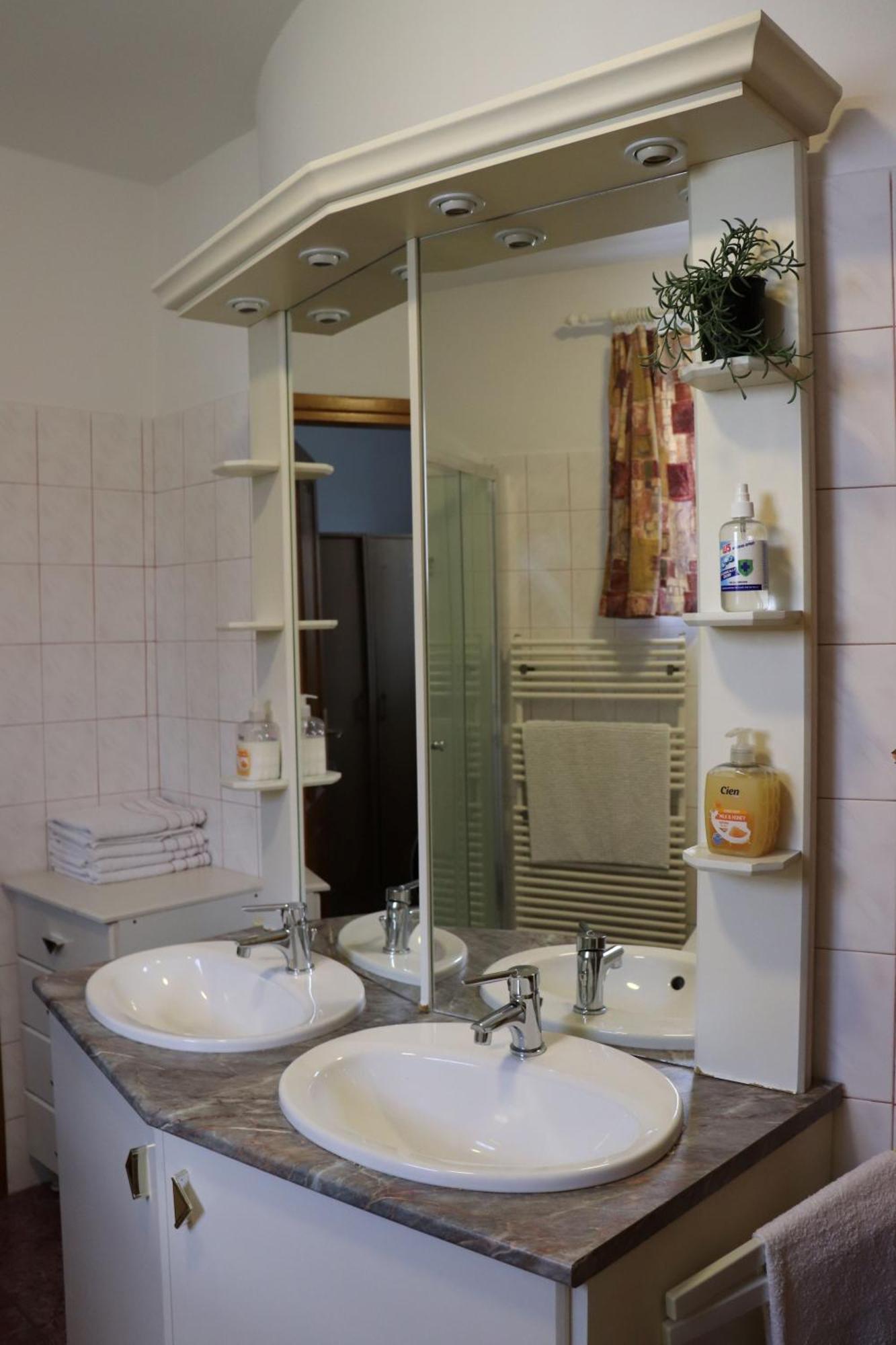 Badacsony Apartmanház Badacsonytomaj Esterno foto