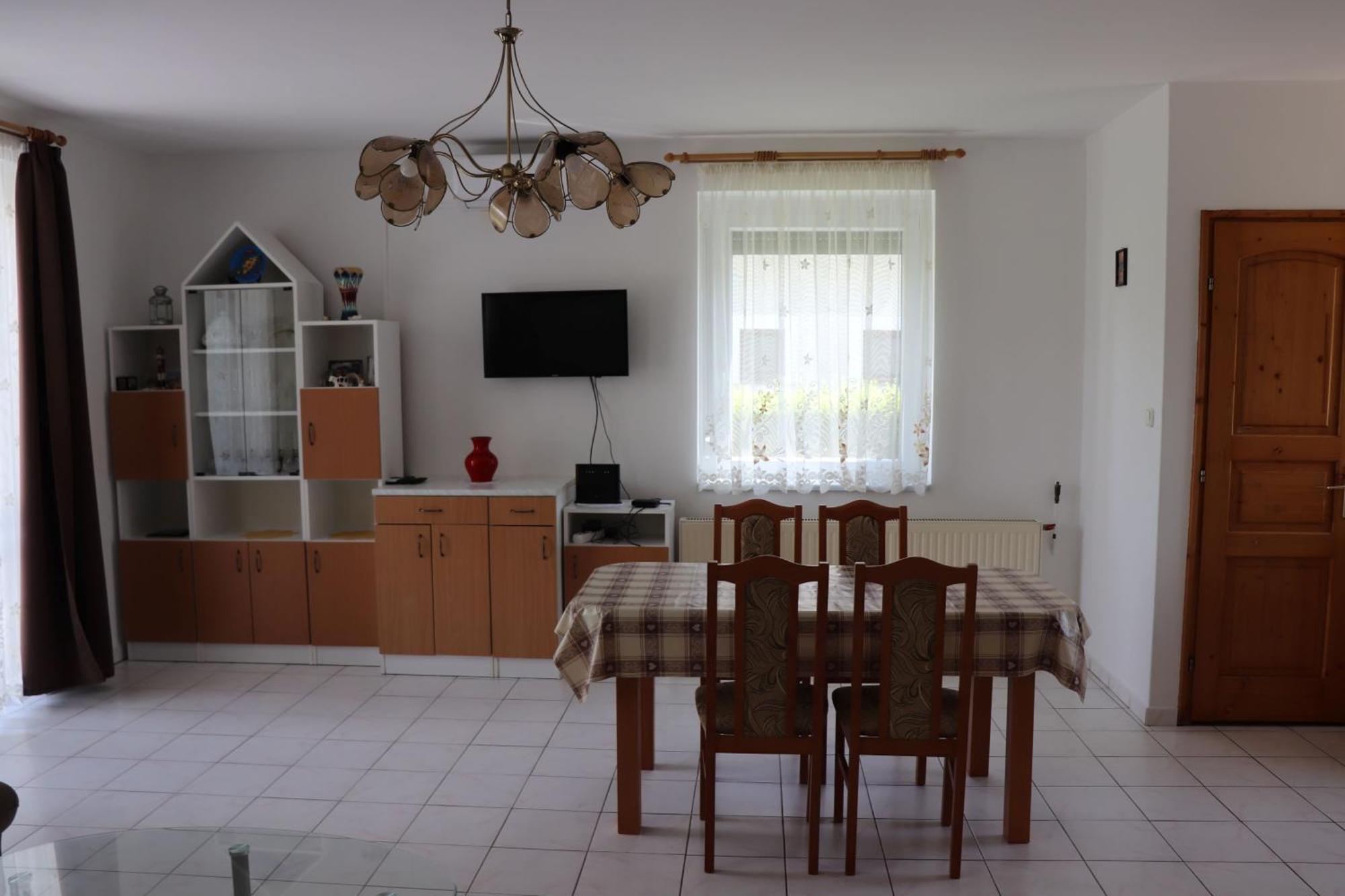 Badacsony Apartmanház Badacsonytomaj Esterno foto