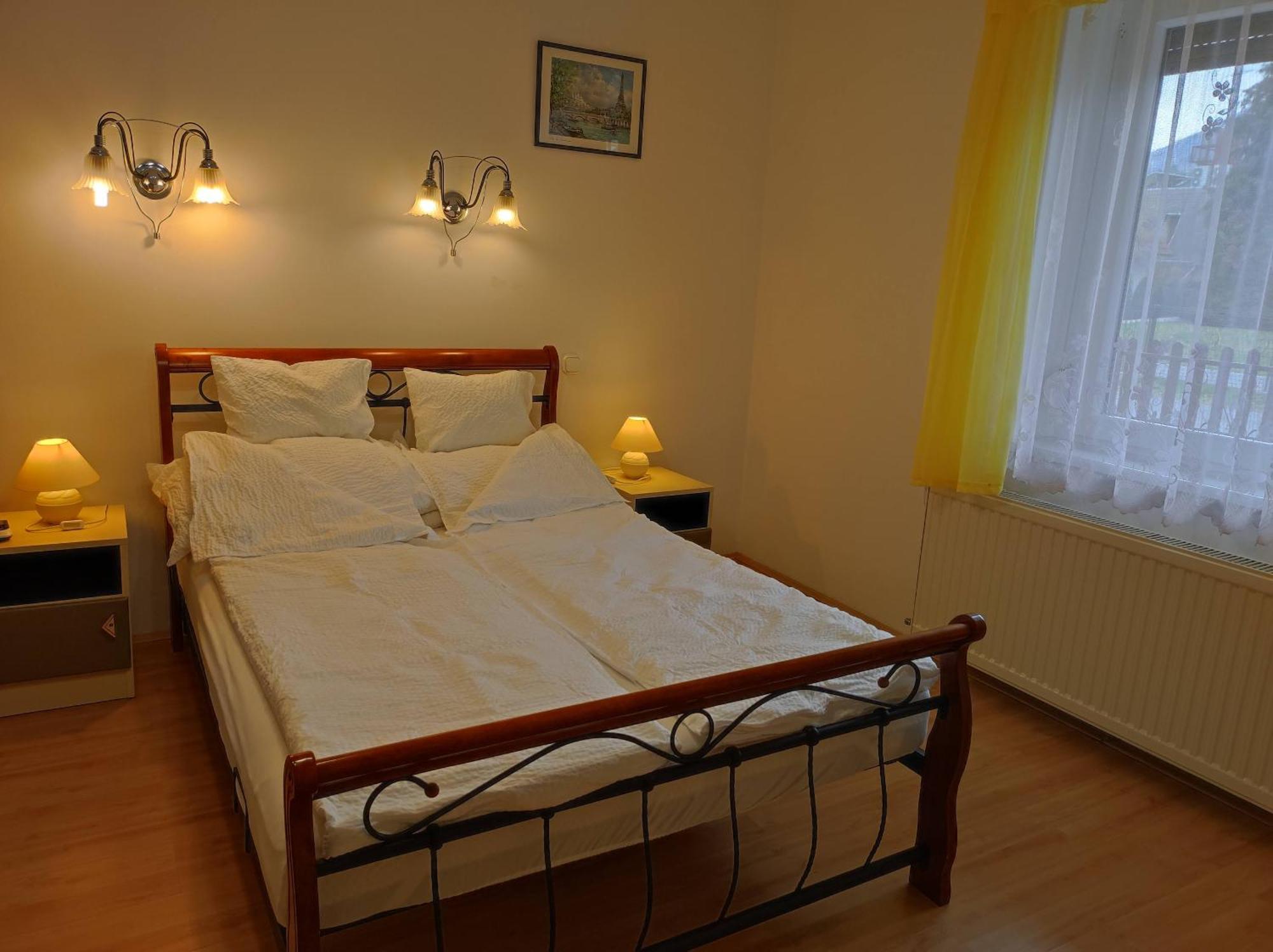 Badacsony Apartmanház Badacsonytomaj Esterno foto