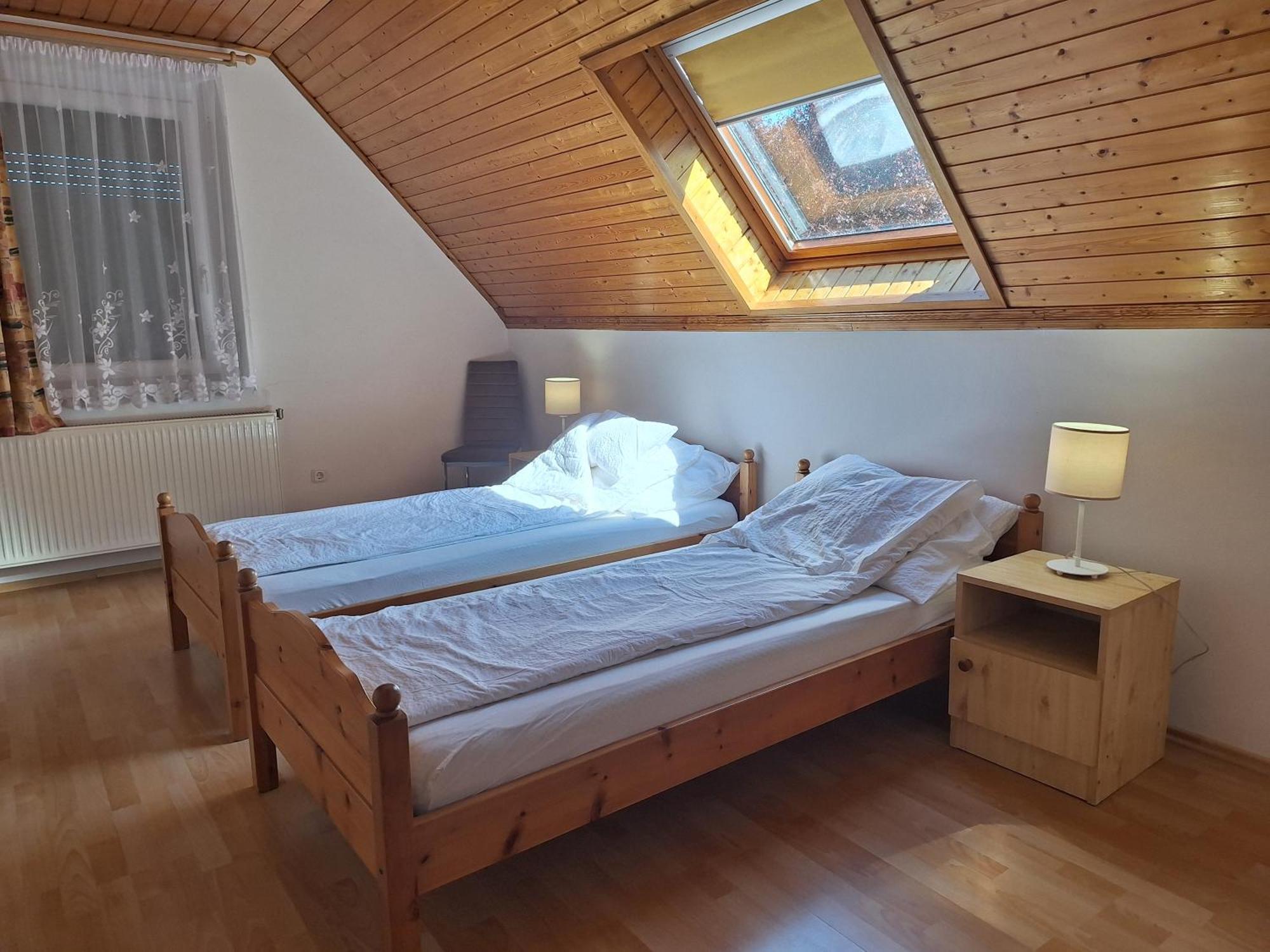 Badacsony Apartmanház Badacsonytomaj Esterno foto